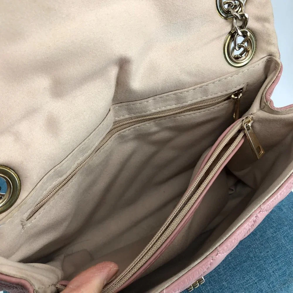Baby pink quilted purse with chain strap and gold-toned hardware - Picture 12 of 15